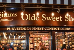 イギリスのレトロなお菓子屋「Mr Simms Olde Sweet Shoppe」セントラルに登場！