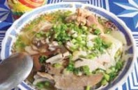 カンボジアのローカル料理「クイティウとフォー」クロマーマガジン編集部