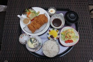 東山日本料理のランチ定食２