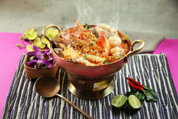 Seafood Tom Yum Kung (2)_with Fish Maw