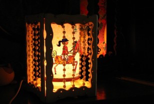 中国の伝統玩具「走馬灯」を作る。恒特芸術設計部主催