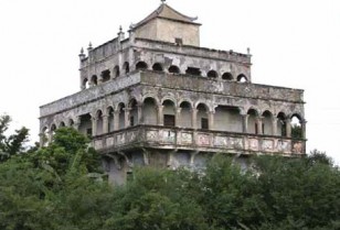 ミステリアスな建物群「開平望楼」中国の世界遺産