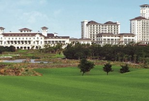 ゴルフ場併設の5つ星ホテル「ミッションヒルズ・リゾート」深セン市宝安区