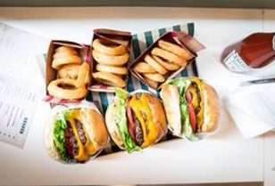 中環のアメリカン料理「Burger Circus」24 時間営業開始