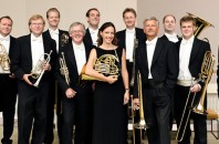 ベルリンフィル12人の金管奏者によるアンサンブル。広州大劇院で開催