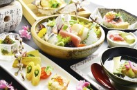 湾仔（ワンチャイ）新鮮な海の幸と季節限定メニュー「日本料理なすび」