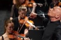 クリストフ・エッシェンバッハ率いるオーケストラが広州で演奏